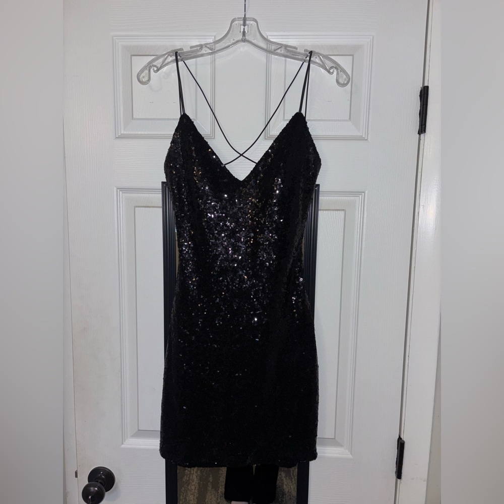 Backless Strappy Scoop/V Neck Black Sequin Homecoming Dress